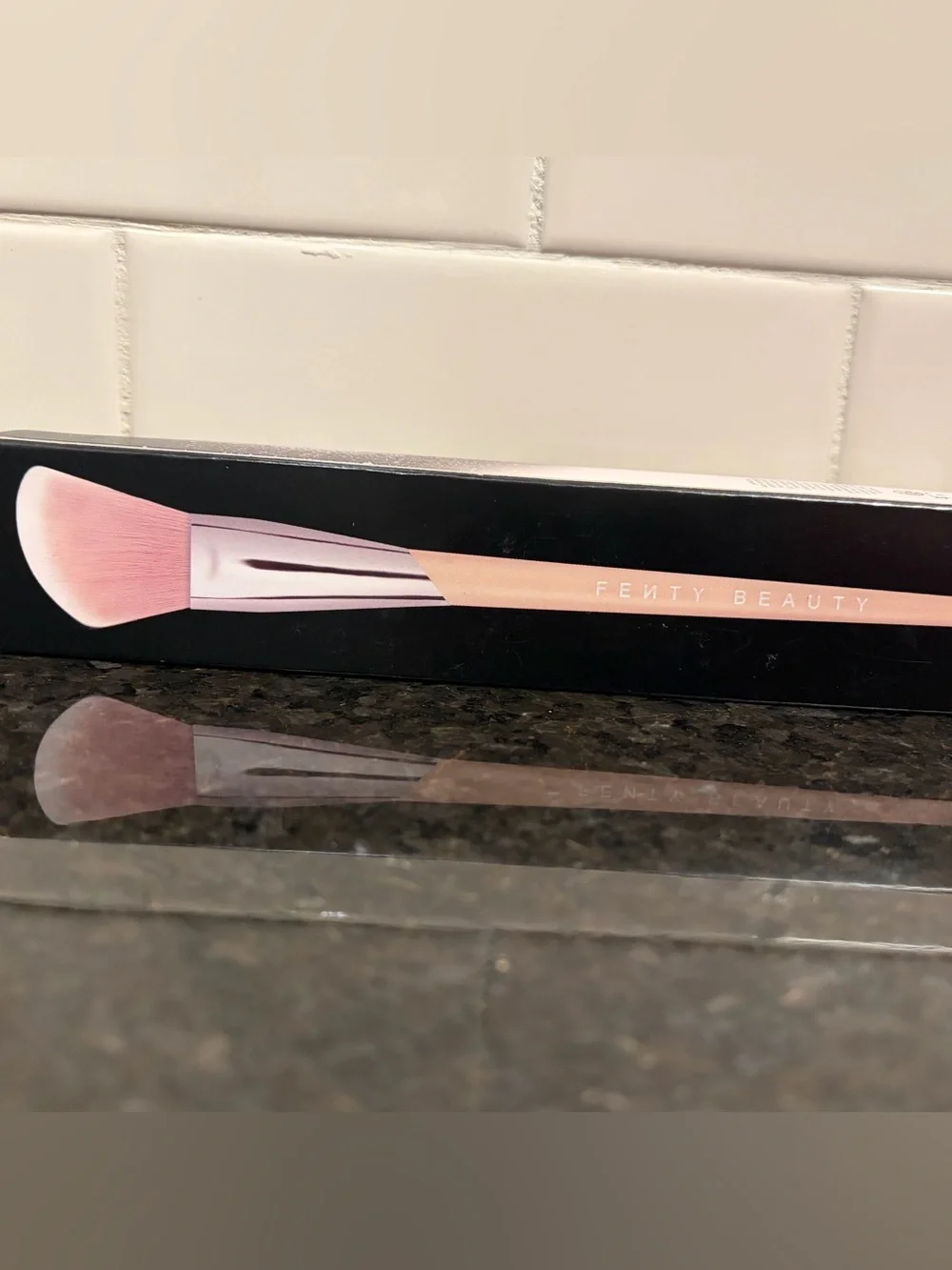 Fenty Beauty - The Blush Brush 155 - New in Box